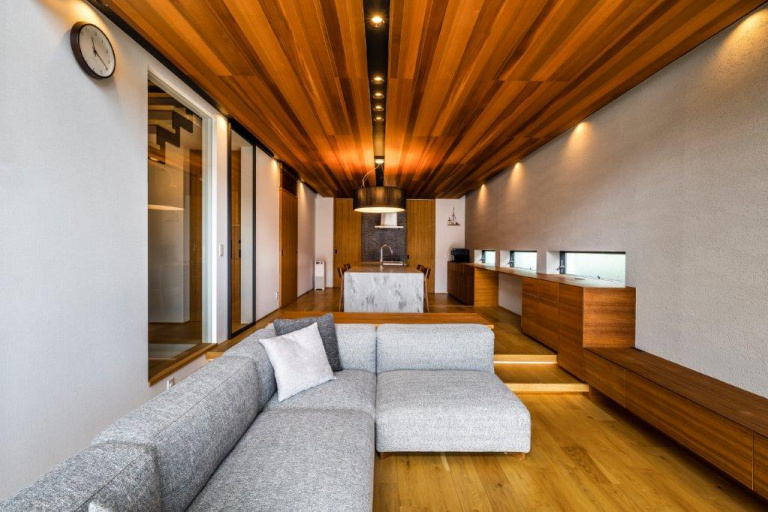 【神戸】スキップフロアで繋がる立体的な空間づくりを楽しめる家