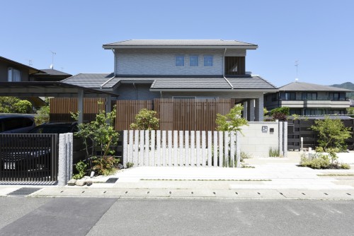 落ち着きある内外観の長期優良住宅