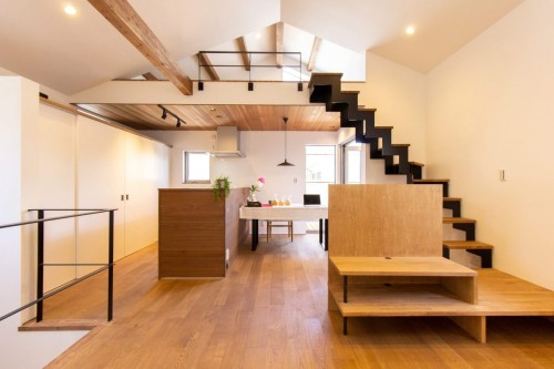 自分時間がもっと楽しくなる 空間を有効活用した ロフトや屋根裏収納のある家 重量木骨の家