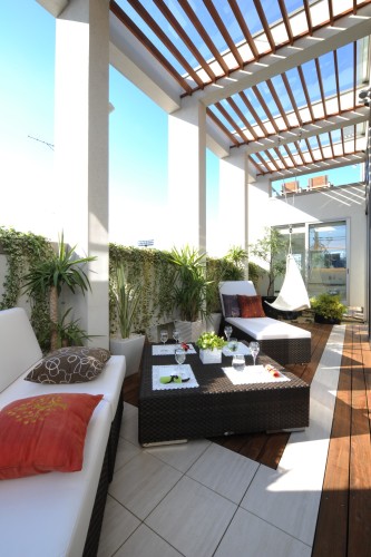 バルコニーとベランダの違いは 使い方とデザイン例 重量木骨の家