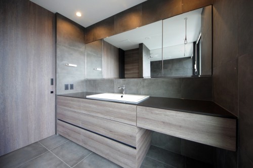 洗面所はデザイン次第で ホテルのようなワンランク上の極上空間になる 重量木骨の家
