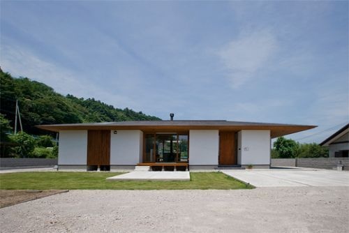 平屋建築の成功のカギは 外観デザインにあり 家づくりの参考にしたい平屋選 重量木骨の家