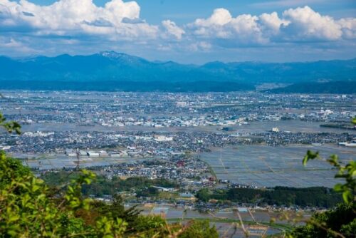 新潟の山と川の風景