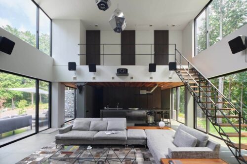 Villa_Surrounded_by_Greenery_0