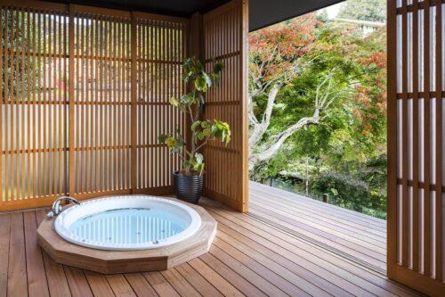 温泉を楽しむ浴室デザイン