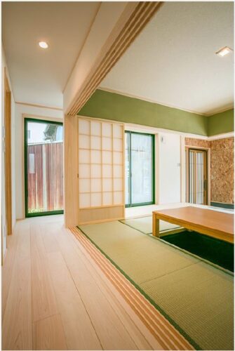 和室を一周するひのき廊下