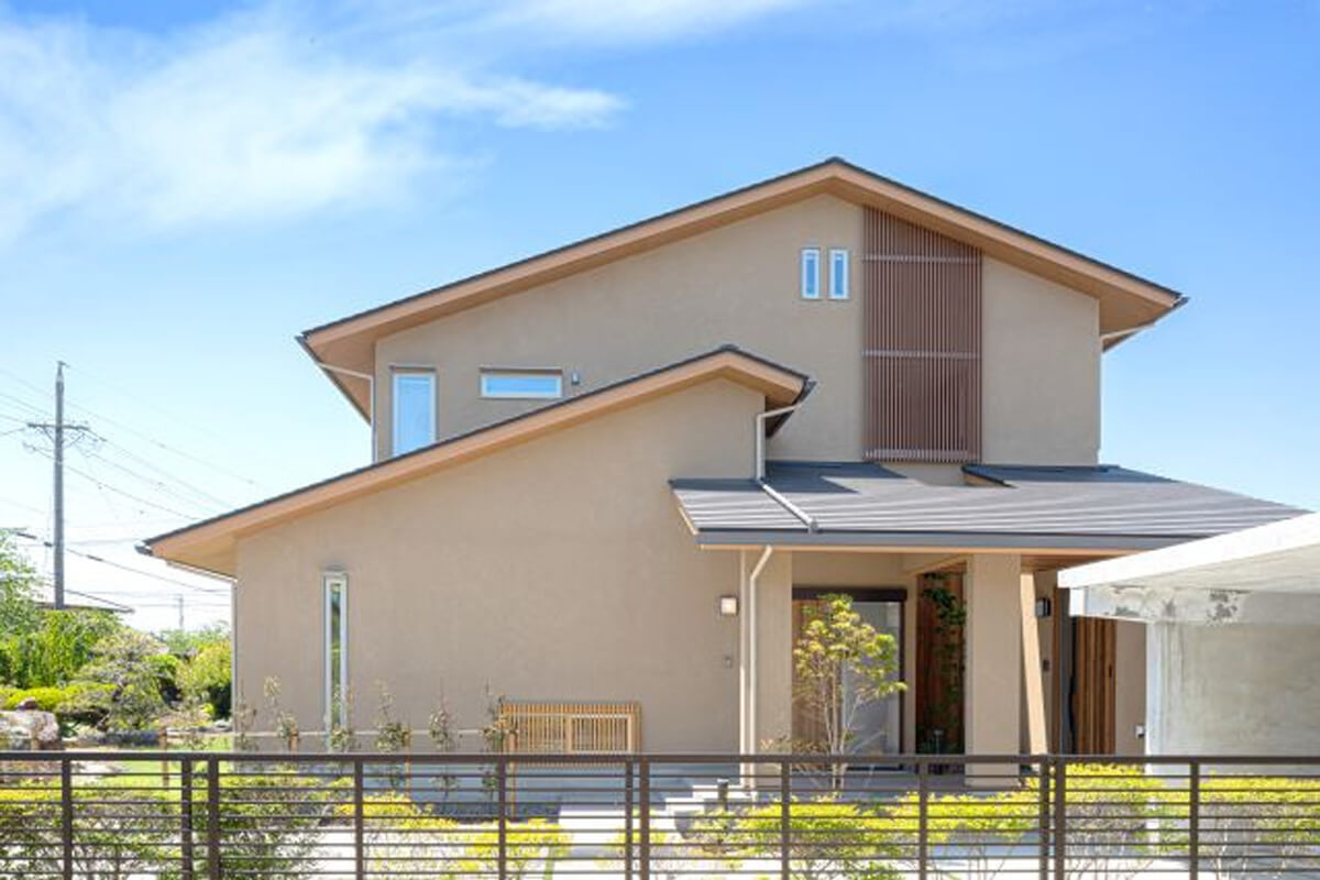 和モダンで落ち着きのある外観