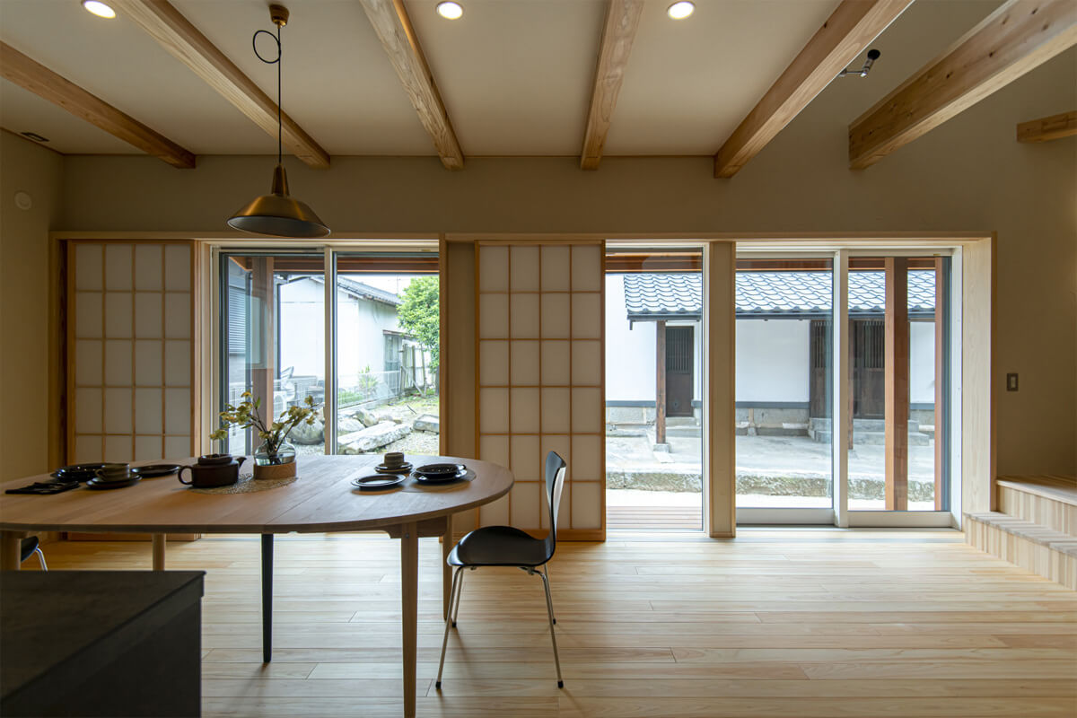 庭とつながる和モダンリビング