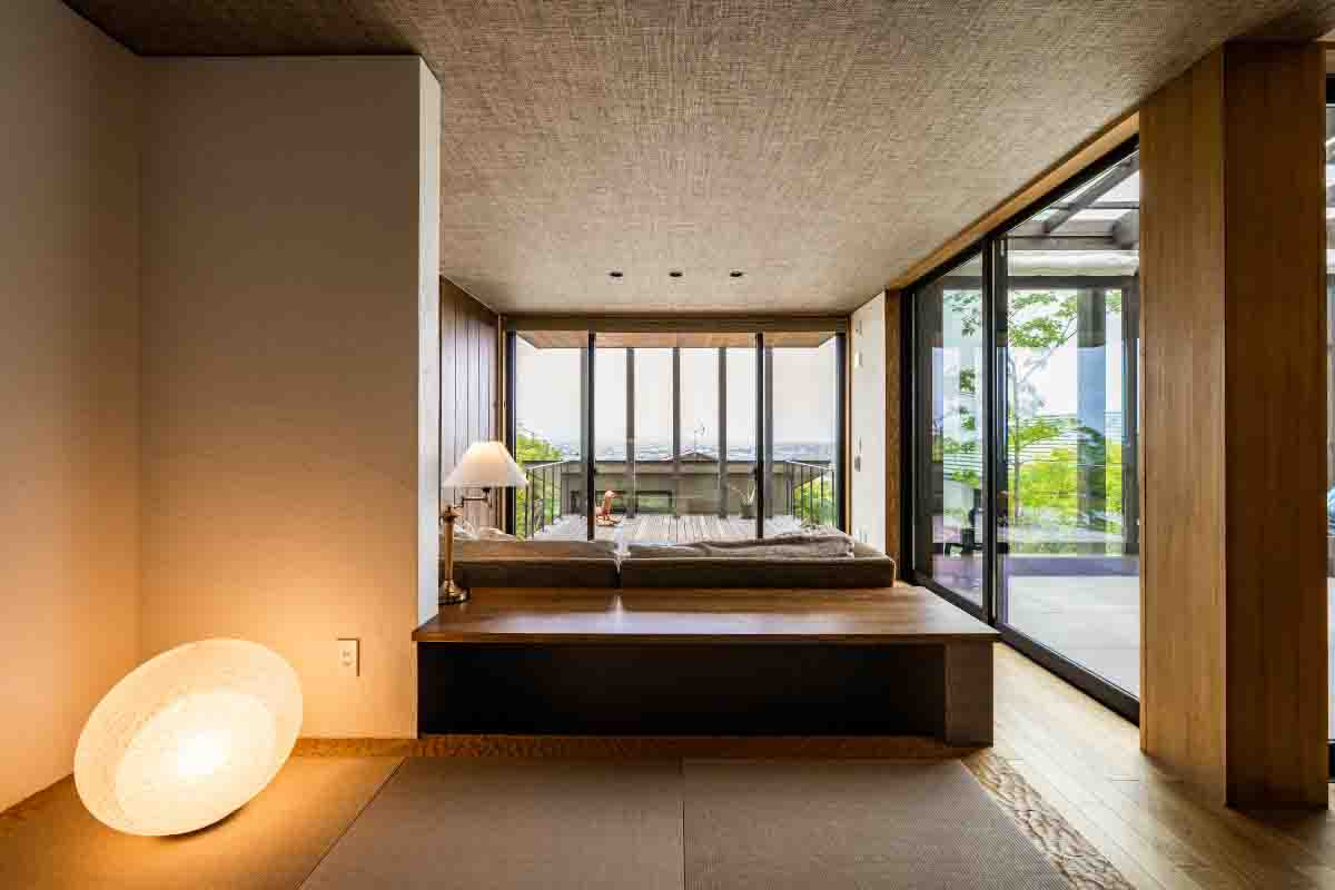 眺望を楽しめる小上がりの和室