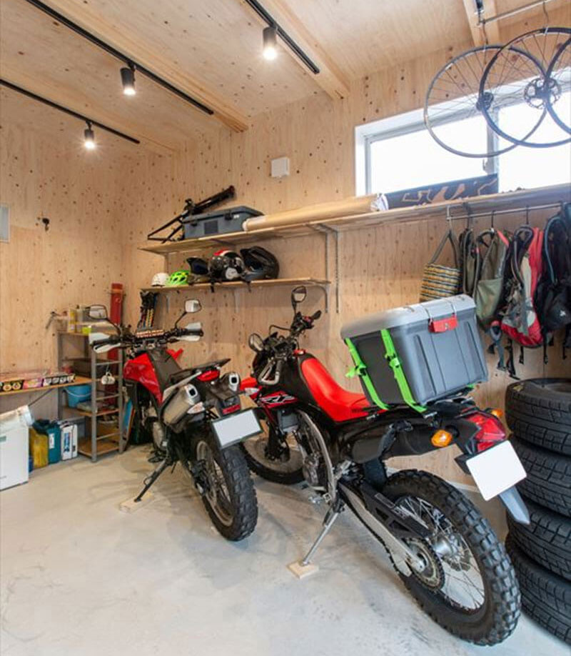 広さのあるバイクガレージ