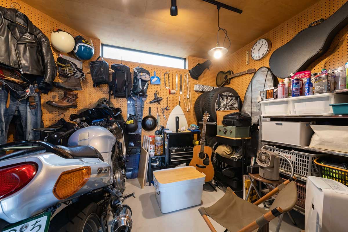 趣味部屋のバイクガレージ