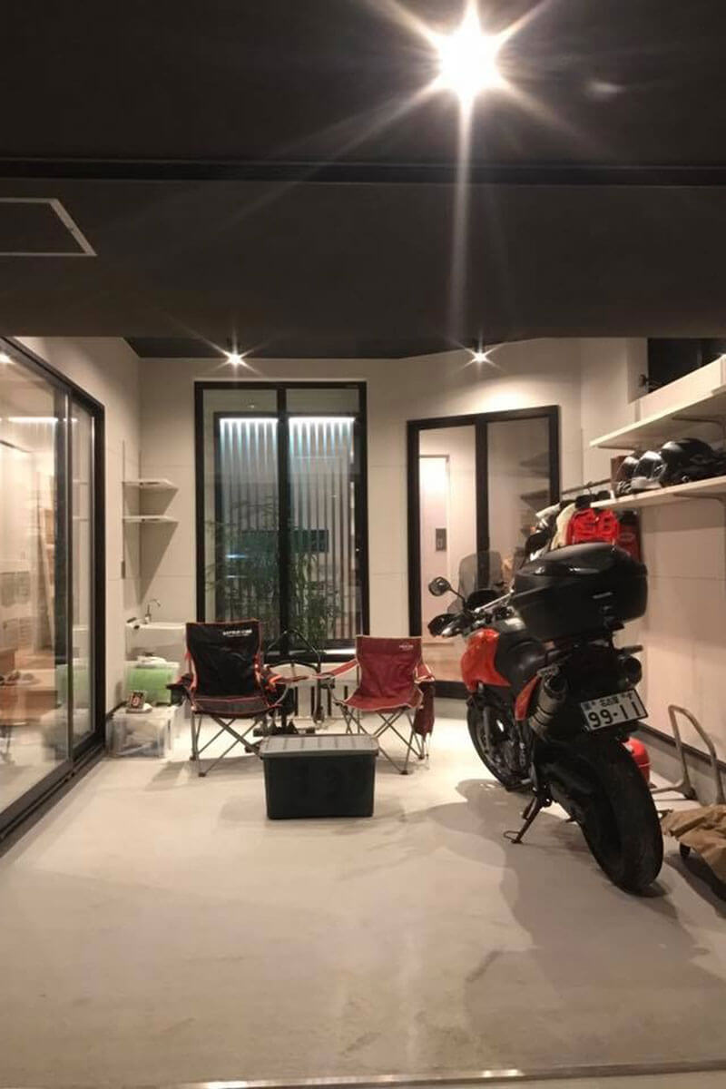 おしゃれなバイクガレージ