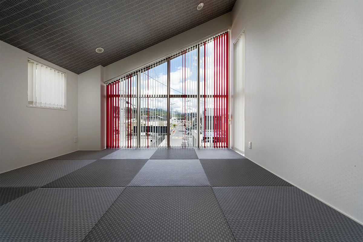 カラー畳が印象的な和モダン空間