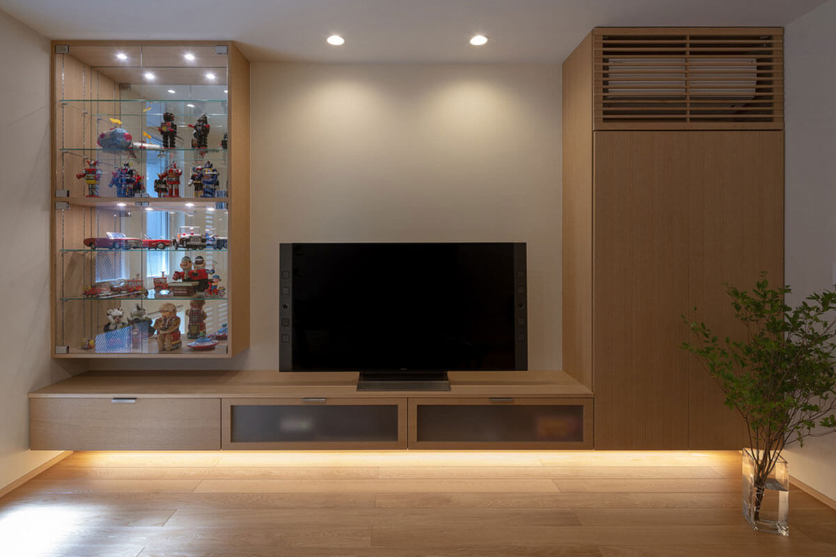 コレクションを飾れる造作家具のテレビボード