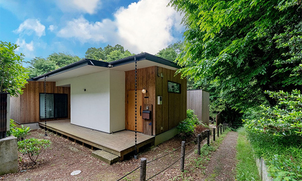 緑地に囲まれた別荘のような平屋　｜市川市