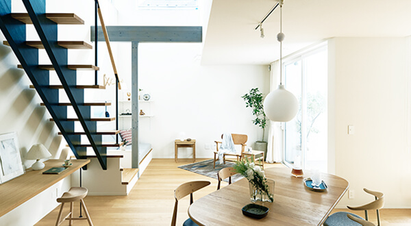 多彩な景色と居場所を設けた北欧インテリアの家