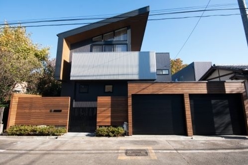 住宅街のランドマークハウス