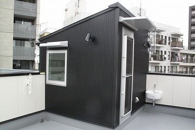 都心狭小地に建つSOHO併用住宅