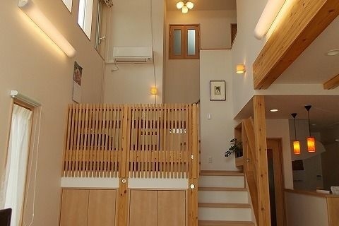 大きな吹き抜けのある家