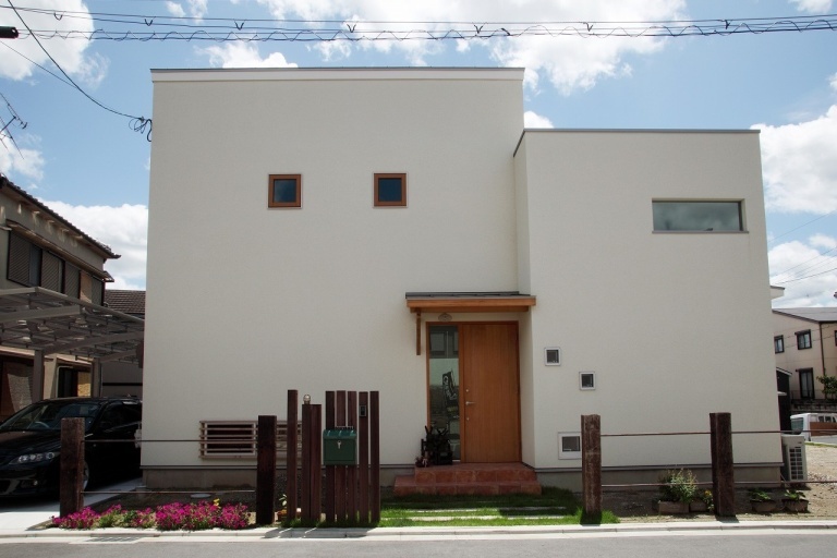 大きな吹抜けに包まれる暮らし【大阪】