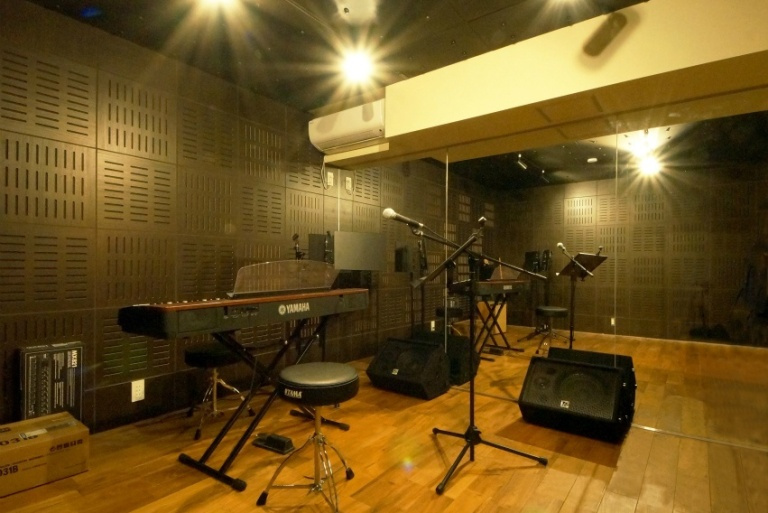 1階ワンフロアを使ったプライベートな音楽スタジオルーム