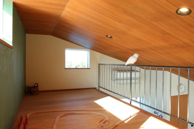 アウトドアリビングを楽しむおしゃれな家｜木造住宅×ロフト×勾配天井