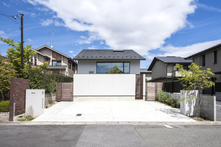 地下室のある完全分離型二世帯住宅