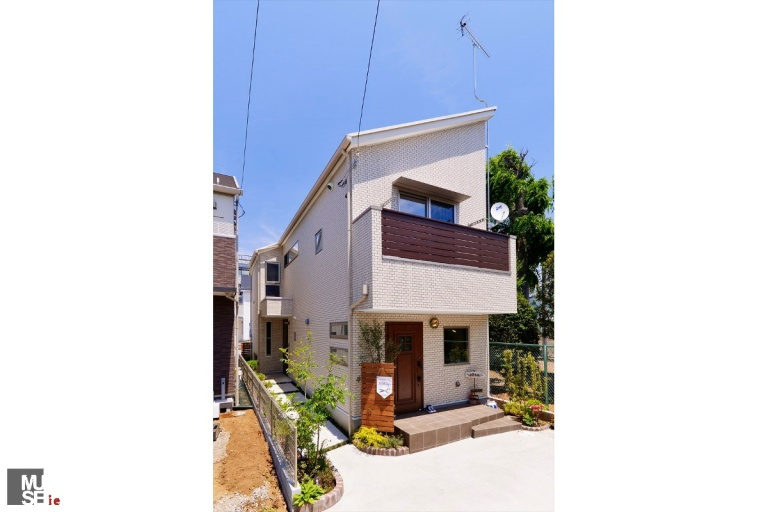 狭小住宅 狭小住宅の外観デザイン 重量木骨の家 選ばれた工務店と建てる木造注文住宅
