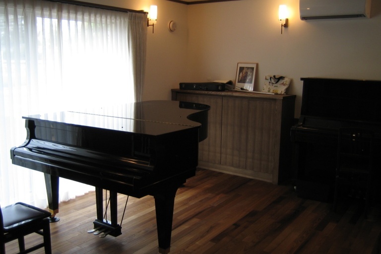 ピアノ室