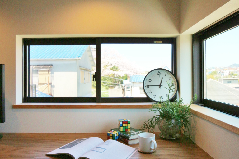 平屋風のおしゃれな家｜木造住宅×中庭×書斎