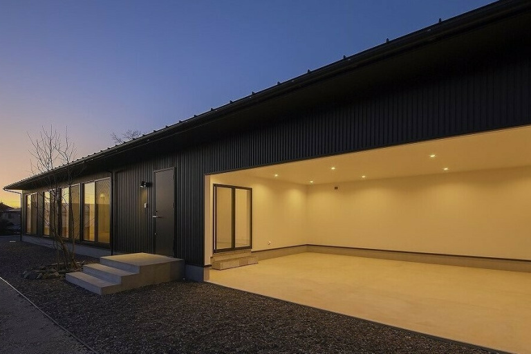 注文住宅の事例一覧 家の部位 ビルトインガレージ 重量木骨の家 選ばれた工務店と建てる木造注文住宅