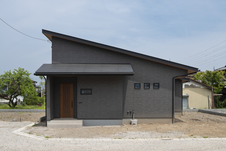 暮らしが楽しくなる勾配天井の平屋