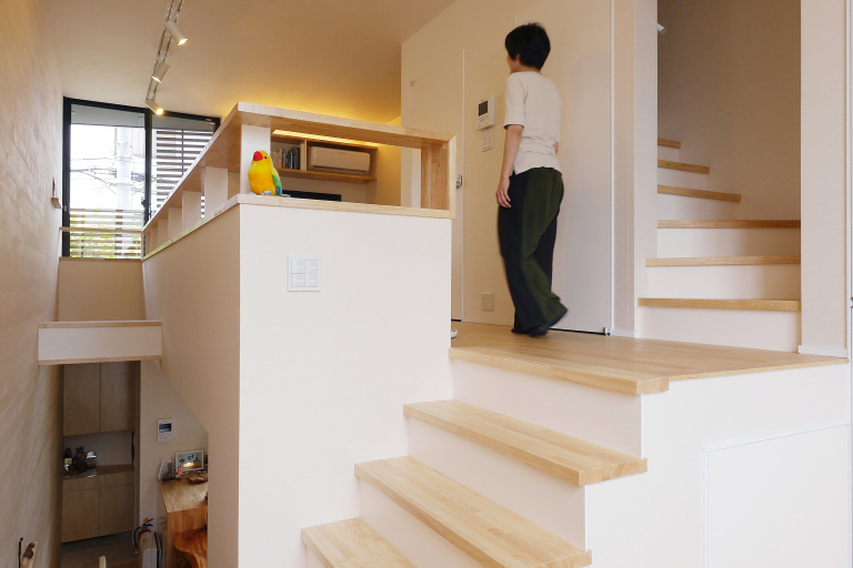 【京都】狭小住宅の２階階段ホール