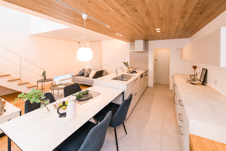 kitchenhouse-キッチンハウス- 品質・デザイン性に優れたキッチン連なるキッチン・ダイニング空間