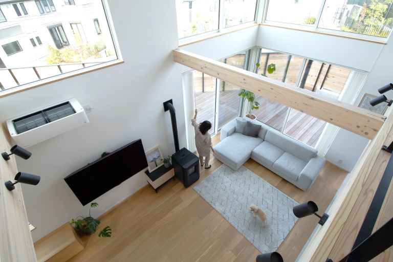重量木骨ならではの大空間で中庭との繋がりを楽しむ家｜木造住宅×アウトドアリビング×おしゃれな家
