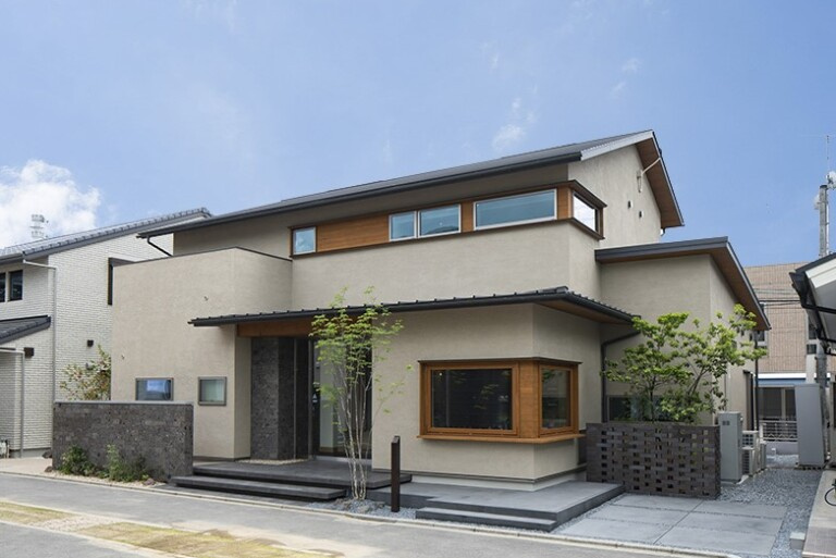 京都に生き続ける家｜重量木骨×スキップフロア×アウトドアリビング