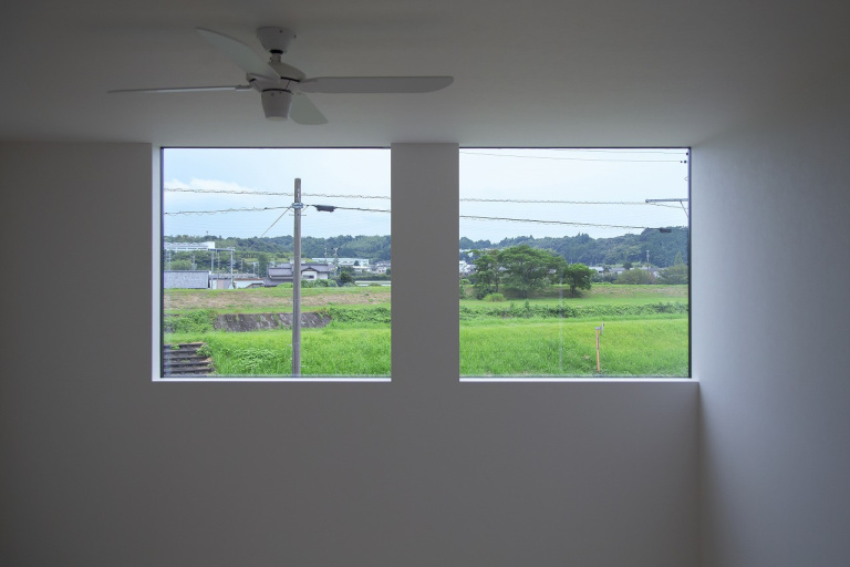 「SE構法×大空間LDK」自然を切り取るアートな窓が美しい、開放感あふれる家