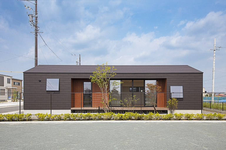 【浜松市浜名区／SE構法×平屋】無垢床とウッドデッキが心地よい25坪・3LDKの耐震住宅