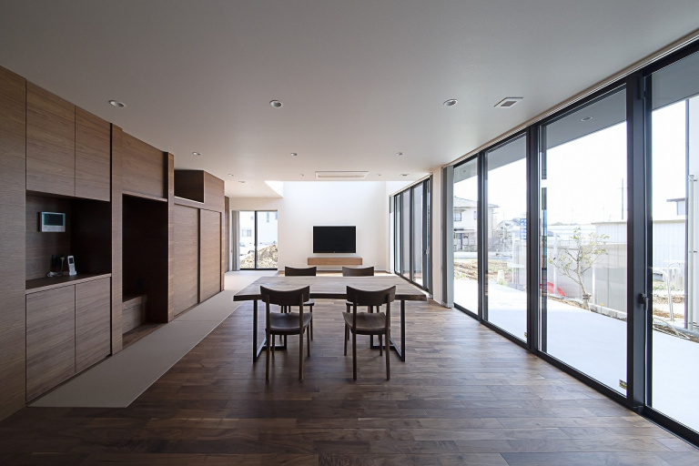 【静岡県浜松市】開放的な大空間を叶える、上下階分離型の完全2世帯住宅