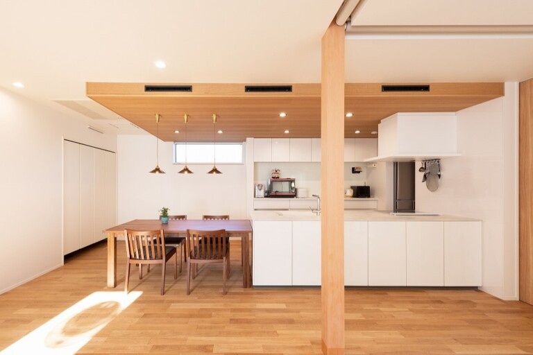 光と風が巡る、家族の笑顔が響き合う豊かな暮らし｜アウトドアリビング×スキップフロア