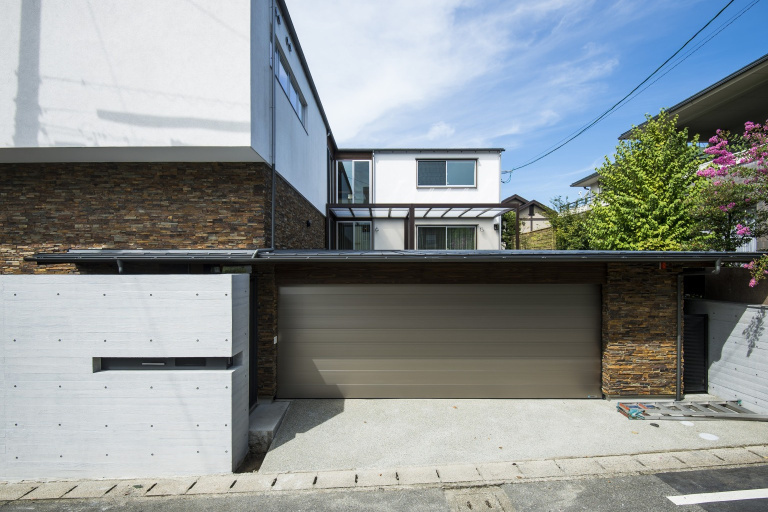 上質な時間が流れるモダン住宅