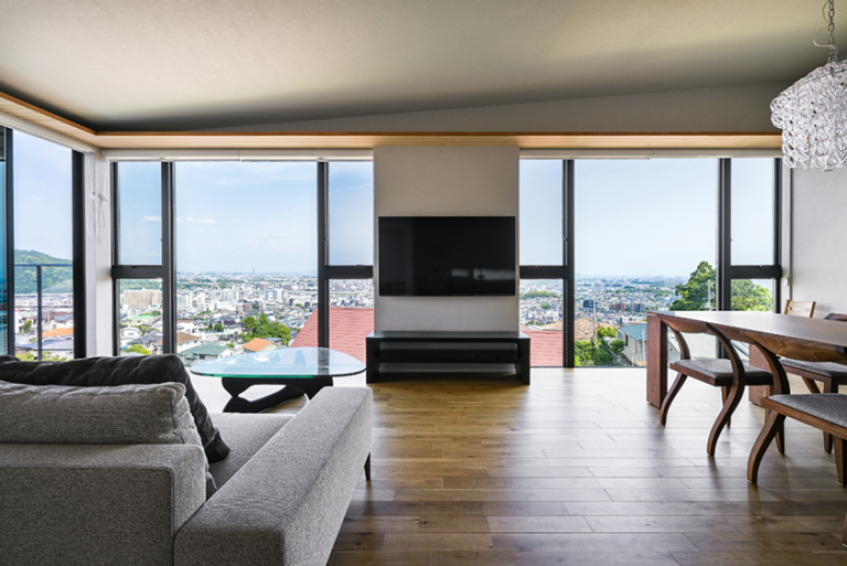 【宝塚】景色が時を刻む家