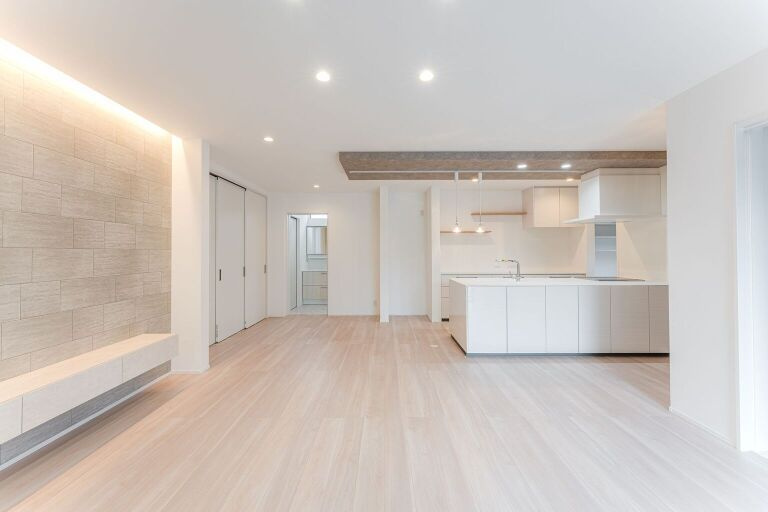 【岐阜｜36坪】白を基調とした広々リビングのお洒落な家