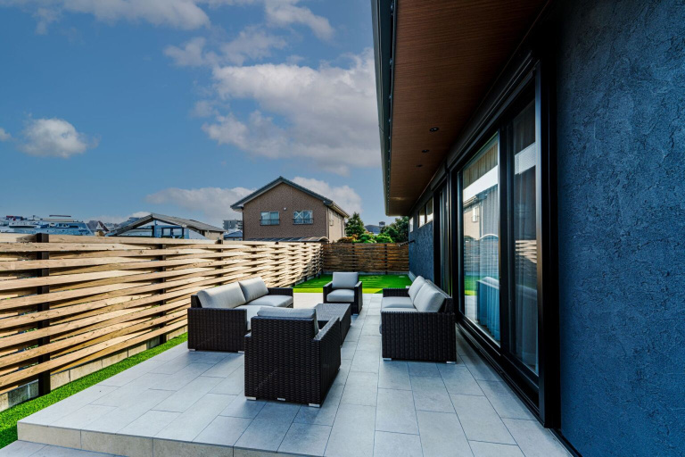 【愛知県一宮市｜40坪】家族が集う、開放的なアウトドアリビングのある平屋