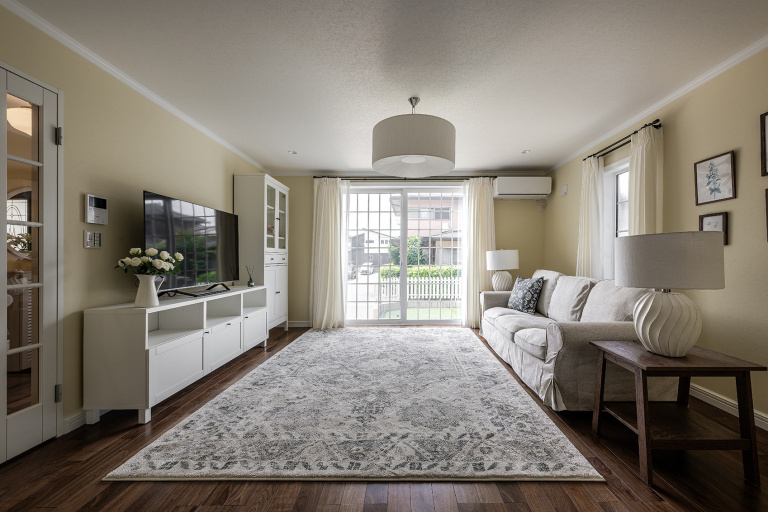 洋風のおしゃれな家のリビング