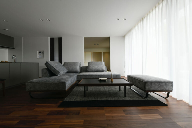 アウトドアリビングとつながる重量木骨らしい大空間のLDK