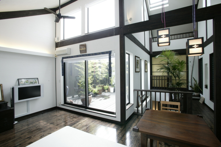 開放感を演出するのは大開口の窓
