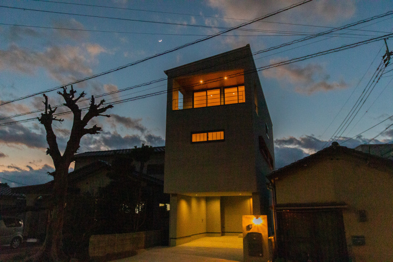 【熊本】強い構造で広く暮らす。SE構法の木造3階建て。
