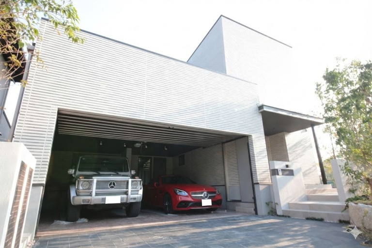 【福岡・沖縄】ガレージハウス+オリジナルキッチンで楽しむ家