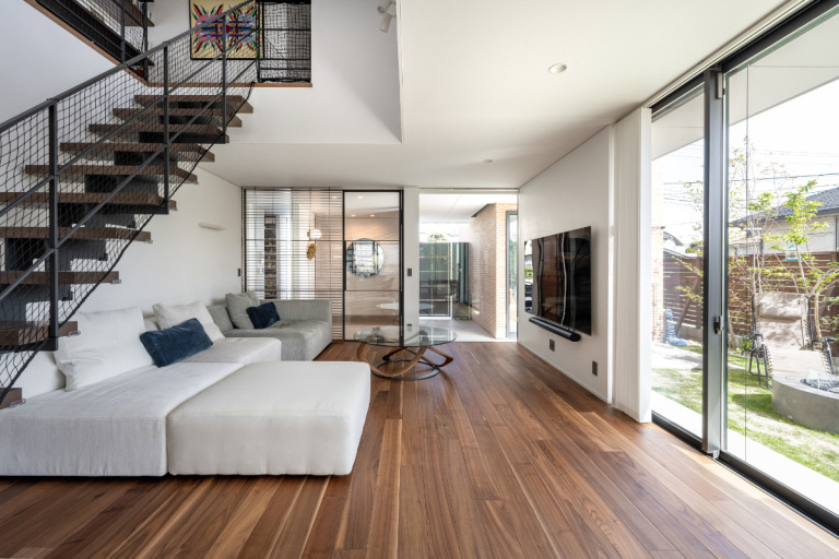 【西宮】遊び心と開放感ある、モダンな家具に囲まれた家づくり